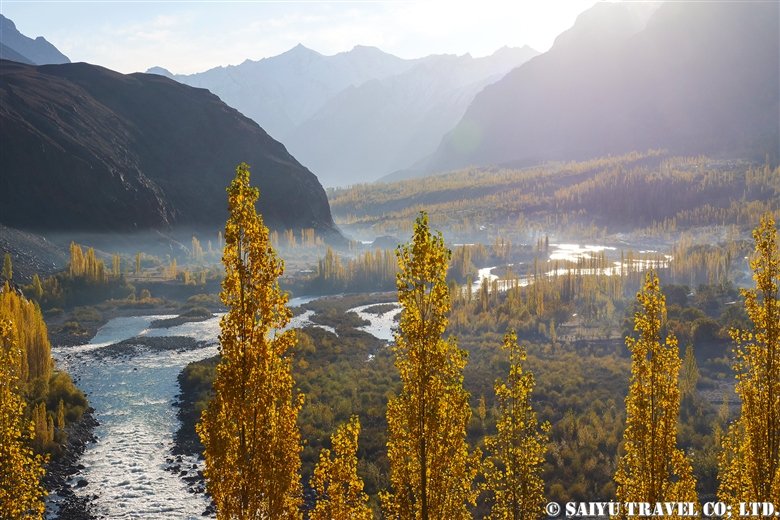 Crossing the Shandur Pass in the Autumn